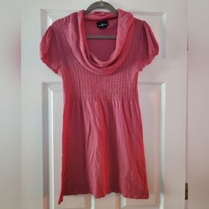 Juniors Cowl neck short sleeve tunic size medium